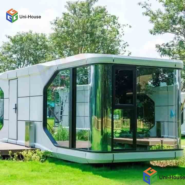  Outdoor Space Capsule Houses